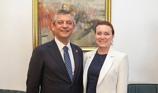 Konak'ta Ferdi Zeyrek Gençlik Merkezi açılıyor: Kurdeleyi Özgür Özel kesecek