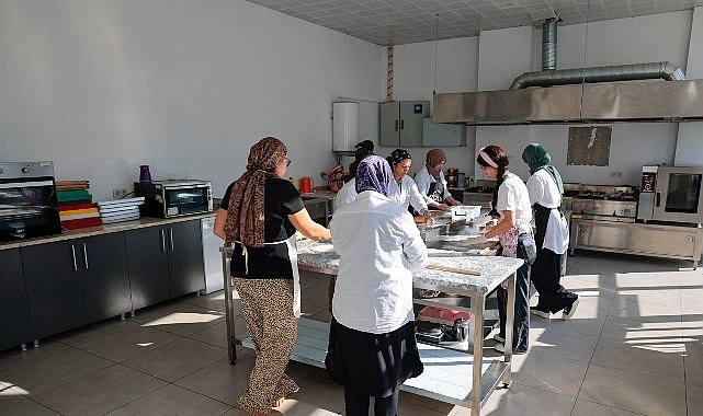 Konak'ta üretim durmuyor