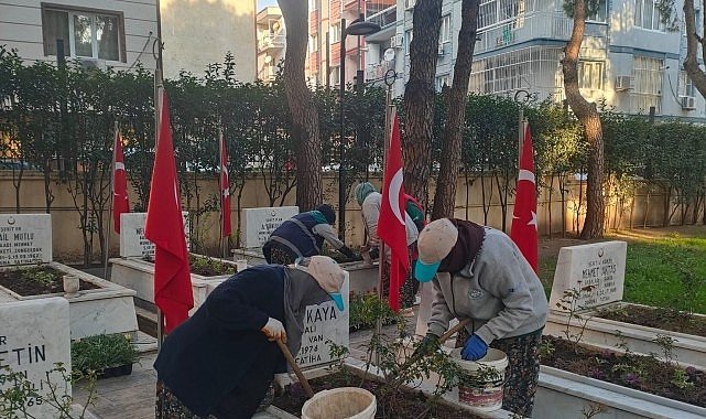 Manisa Büyükşehir Belediyesi Şehitlikleri 18 Mart'a Hazırladı