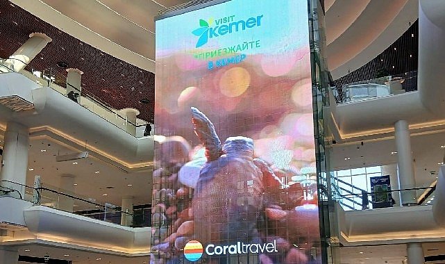 Moskova'da dev ekranlarda Kemer tanıtımı