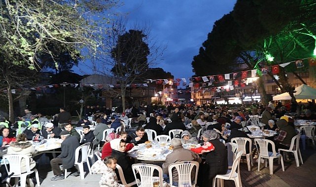 Seferihisar'ın kalbinde bin kişilik “İftar Sofrası