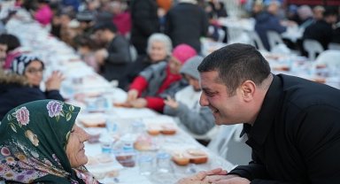 Torbalı Belediyesi'nden Cumhuriyet Mahallesi'nde Dev İftar