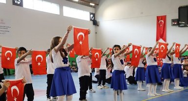 Bayındır'da 23 Nisan Coşkusu: Geleceğin Başkanları Makamı Devraldı