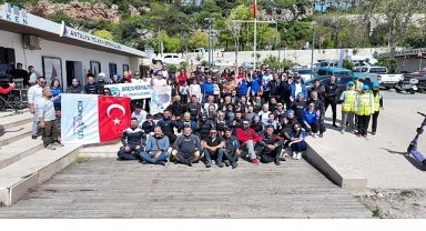 Büyükşehir Belediyesi Antalya sahillerini koruyor