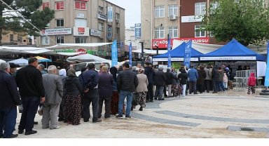 Büyükşehir Belediyesi Binlerce Fideyi Kuyucak ve Köşk'te Vatandaşlarla Buluşturdu