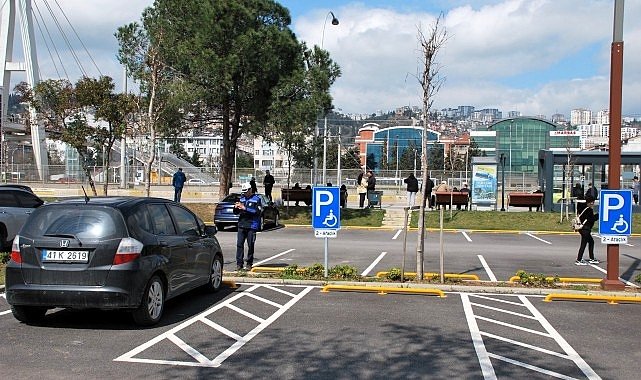 Büyükşehir Zabıtası'ndan çift taraflı parka müdahale