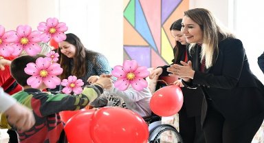 Dünya Otizm Farkındalık Günü'nde Anlamlı Ziyaret