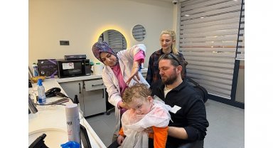 Kaan'ın ilk saç kesimi tatlı bir anıya dönüştü