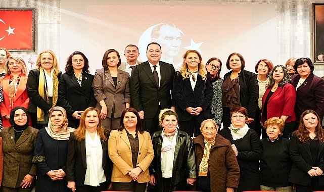 Kadın Belediye Başkanları Manisa'da Bir Araya Geldi