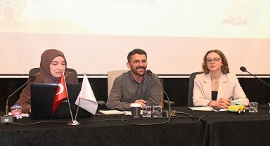 Osmangazi Belediyesi Ebeveynleri Ana Baba Okulu'nda Bilgilendirdi