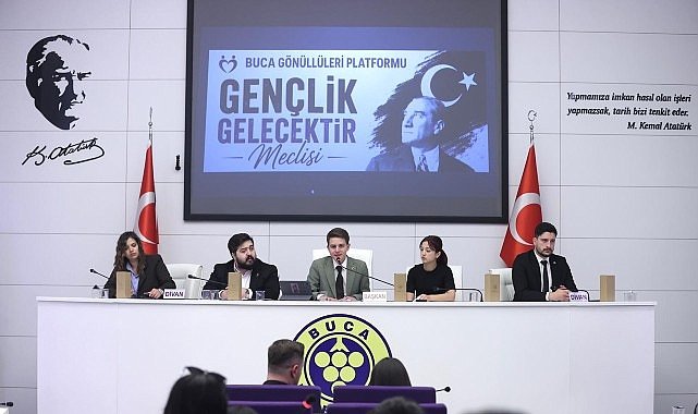 Gençler Buca'da geleceği konuştu