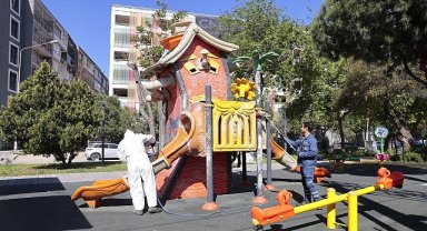 Konak'ın parklarında temizlik mesaisi