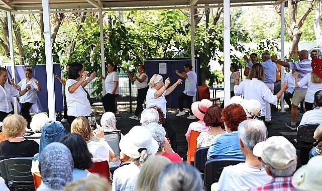 Aktif Yaşlı Merkezi'nde veda programı