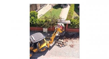 Balçova'da Asfalt Seferberliği Sürüyor