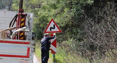 Büyükşehir'den Kemer yayla yollarında kapsamlı çalışma 