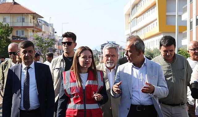 Döşemealtı Yeniköy'de altyapısı tamamlanan yollar asfaltlanıyor