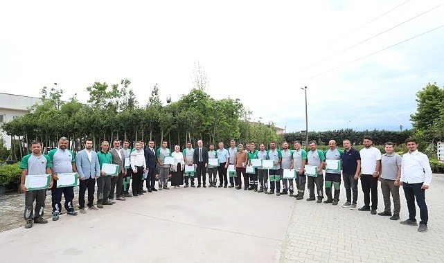 İnegöl Belediyesi'nde 19 Personele Bahçıvanlık Sertifikası Verildi