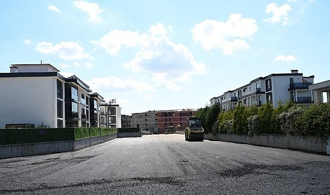 Kartepe'de Asfalt Seferberliği Sürüyor