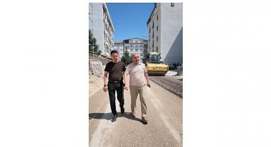 Başkan Mehmet Aydın, Bardakçı Mahallesi'ndeki Asfalt Çalışmalarını Yerinde İnceledi