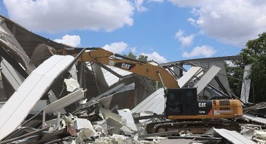 Nilüfer'de toplam 3 bin 300 metrekarelik 3 kaçak yapı yıkıldı
