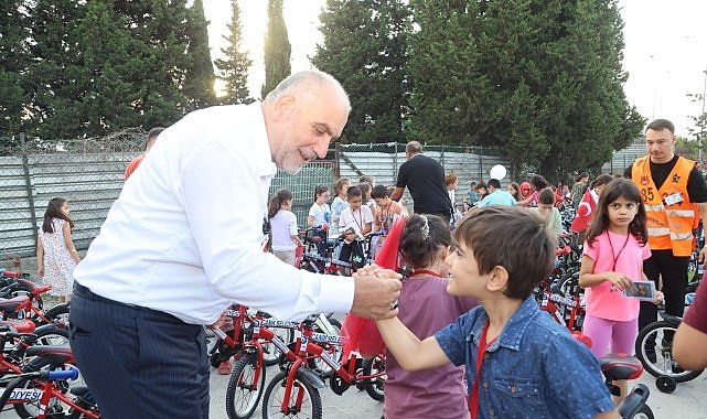 Başkan Sandıkçı'dan Davet: Tüm Çocuklar Hediyelerine Kavuşuyor