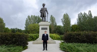 Başkan Tugay'dan Kazakistan iş dünyasına İzmir daveti 