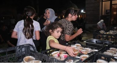 İnegöl Belediyesi'nin Helva Geleneği Mevlid Kandilinde De Devam Etti