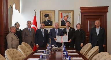 İnegöl'e 2 Yeni Aile Sağlığı Merkezi Yapımı İçin İmzalar Atıldı