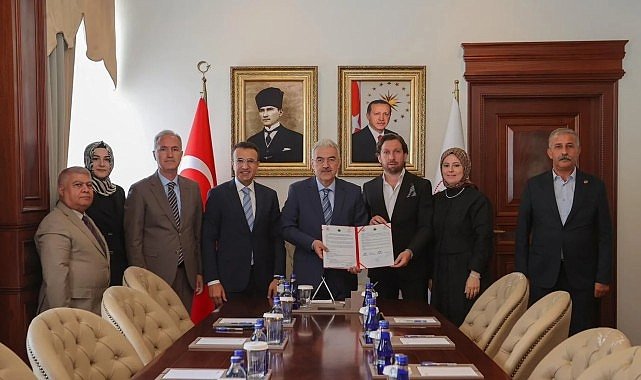 İnegöl'e 2 Yeni Aile Sağlığı Merkezi Yapımı İçin İmzalar Atıldı