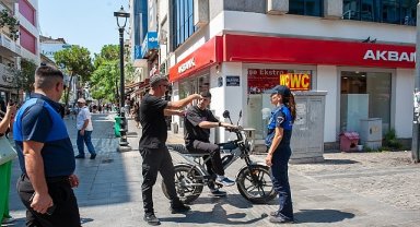 Karşıyaka Çarşısı'nda araç denetimleri sürüyor