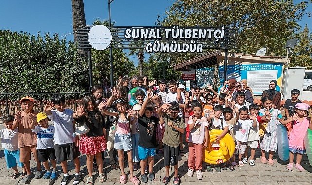 Konaklı çocuklar ve kadınlar denizle buluşmaya devam ediyor