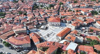 Kula'nın Tarihi Merkezine Yeni Meydan: Başkan Dutlulu Çalışmaları İnceledi