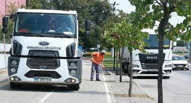 Osmangazi Belediyesi'nden Sıcak Havalarda Yeşil Alanlara Can Suyu