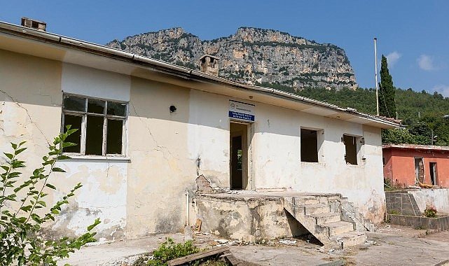 Yenişehir'de atıl okullar ve metruk yapılar yıkılıyor