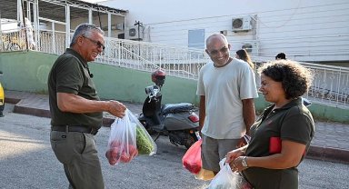 Başkan Topaloğlu'ndan pazar esnafına ziyaret 