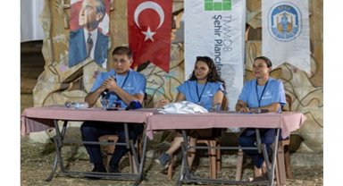 Başkan Tugay geleceğin şehir plancılarıyla buluştu