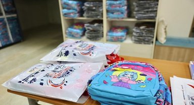 Bayrampaşa Belediyesi'nden 3 bin çocuğa okul çantası