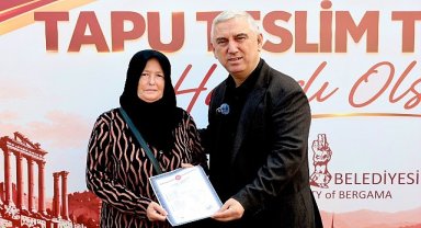 Bergama'da Hak Sahipleri Tapularına Kavuştu