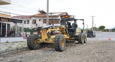 Burhaniye'de Fen İşleri Ekipleri Sahada Çalışmalarını Sürdürüyor
