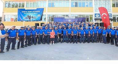 Büyükakın, zabıta yeleğini giydi, telsizle teşkilatın 200. kuruluş yılını kutladı: “Bizim anlayışımızda patron da, efendi de sadece millettir
