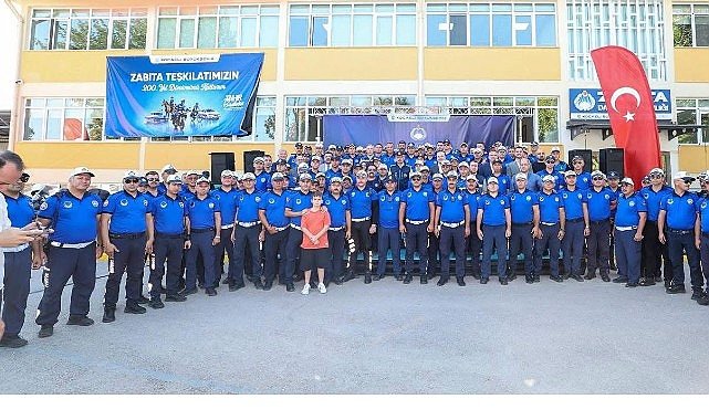 Büyükakın, zabıta yeleğini giydi, telsizle teşkilatın 200. kuruluş yılını kutladı: “Bizim anlayışımızda patron da, efendi de sadece millettir