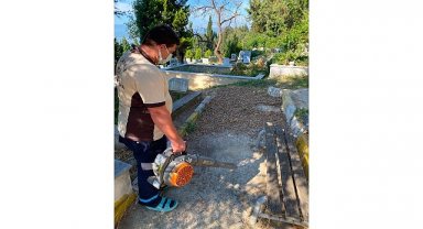 Büyükşehir'den mezarlıklara kesintisiz bakım