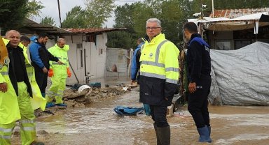 Esence ve Yalıçiftlik'te Sağanak Sonrası Taşkın Müdahalesi
