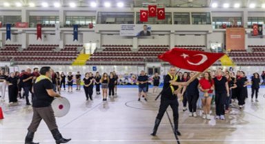 İzmir'de zeybek bilmeyen kalmayacak
