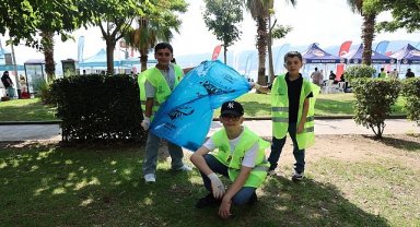 Körfez'de 1 ton atık toplandı