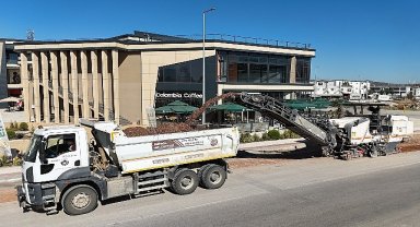 Kozluca Bulvarında Asfalt Kaplama Çalışması Başladı