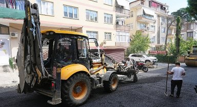 Maltepe'de asfalt yenileme çalışmaları devam ediyor