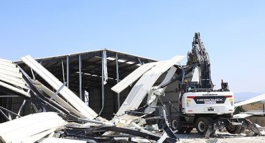 Nilüfer'de üç ayrı mahallede yıkım