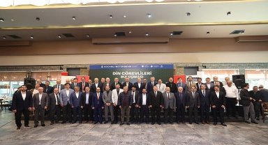 Büyükakın, 12 ilçeden din görevlileri ile bir araya geldi